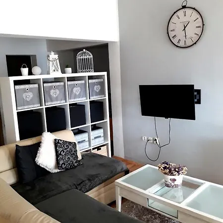 Lucy 1 Apartment *