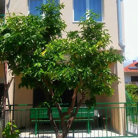 Lucy 1 Apartment