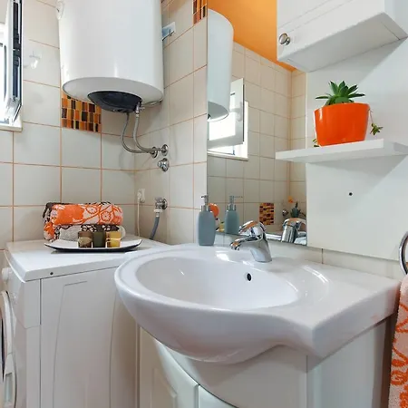 Apartment Lucy 1 *